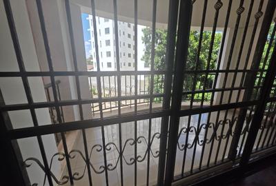 4 Bed Apartment with En Suite at Brookside Drive - 3