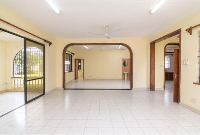 4 Bed Townhouse with Staff Quarters in Nyali Area