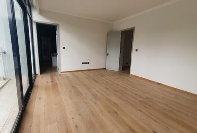 5 Bed Townhouse with En Suite in Lavington - 3