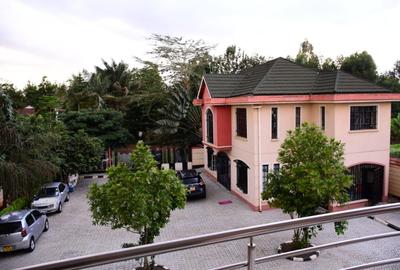 6 Bed House with En Suite in Garden Estate