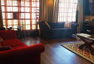 4 Bed House with En Suite in Lavington - 2