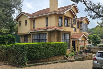 5 Bed Townhouse with En Suite at Lavington Green - 4