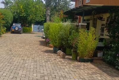 1 Bed House with En Suite in Nyari