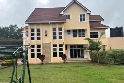 5 Bed Villa with En Suite in Ridgeways - 2