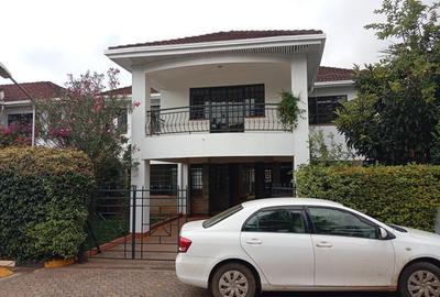 4 Bed House with En Suite at Brookside