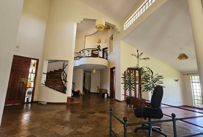 5 Bed House with En Suite in Runda - 2