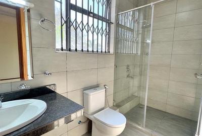 6 Bed Townhouse with En Suite in Nyari - 4