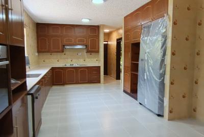 5 Bed House with En Suite in Muthaiga - 4