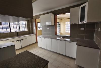 2 Bed Apartment with En Suite in Kileleshwa