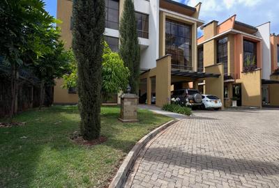 5 Bed Townhouse with En Suite in Lavington