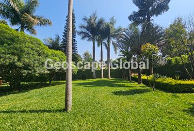 5 Bed House with En Suite in Runda