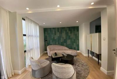 5 Bed Villa with En Suite in Runda - 4