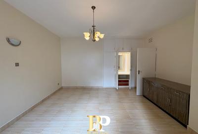 4 Bed Townhouse with En Suite in Riverside - 4