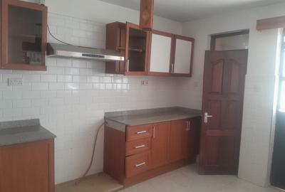 5 Bed House with En Suite in Runda - 4