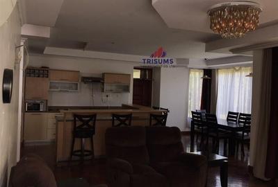 4 Bed House with En Suite in Ridgeways