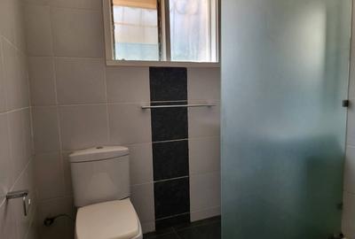 4 Bed House with En Suite at Hill View Crescent - 2