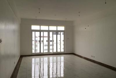 3 Bed Apartment with En Suite in Kizingo