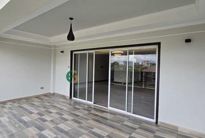 3 Bed Apartment with Swimming Pool in Riverside - 3