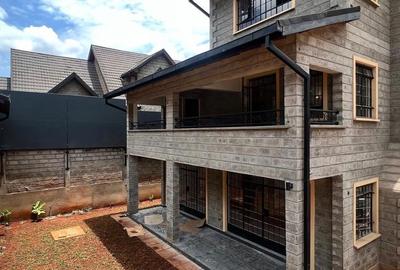 5 Bed Townhouse with En Suite in Lavington