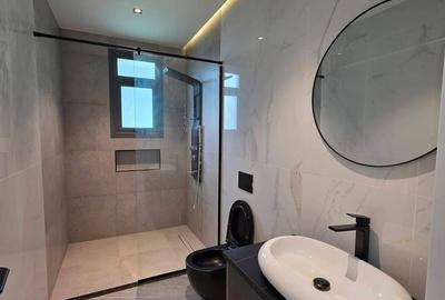 5 Bed Townhouse with En Suite at Lavington Green - 3