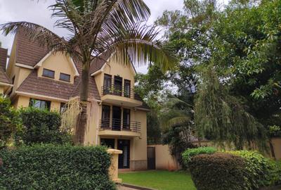 5 Bed Townhouse with En Suite in Lavington