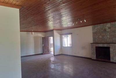 4 Bed House with En Suite at Cedar Rd - 3