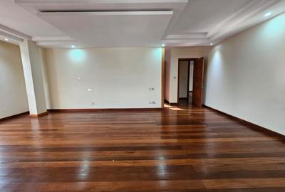 7 Bed House with En Suite in Nyari