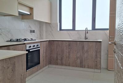 3 Bed Apartment in Brookside - 3