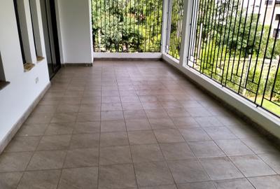 6 Bed Townhouse with En Suite in Lavington - 3