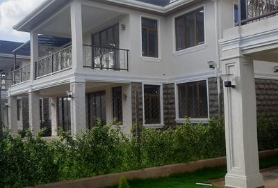 5 Bed Townhouse with En Suite at Komrade Villas