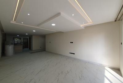 4 Bed Apartment with En Suite at 2Nd Parklands Avenue - 2