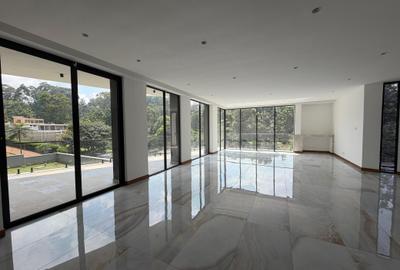 5 Bed Villa with En Suite in Nyari - 3