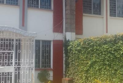 4 Bed Townhouse with En Suite at Oledume Road