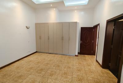 1 Bed Apartment with En Suite in Kilimani - 3