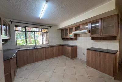 4 Bed House with En Suite in Runda - 3