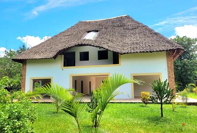 5 Bed Villa with En Suite in Diani