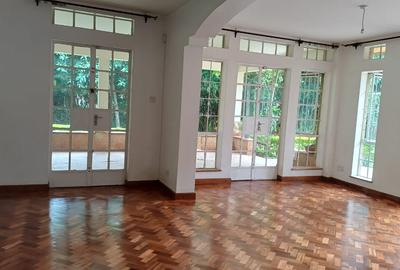 5 Bed Townhouse with En Suite in Rosslyn - 3