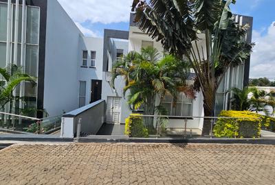 4 Bed Townhouse with En Suite in Spring Valley - 4