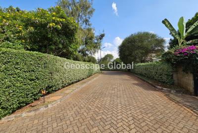 5 Bed House with En Suite in Runda