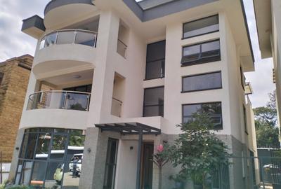 5 Bed Townhouse with En Suite in Lavington