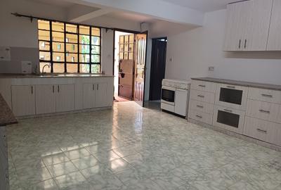 4 Bed House with En Suite in Nyari