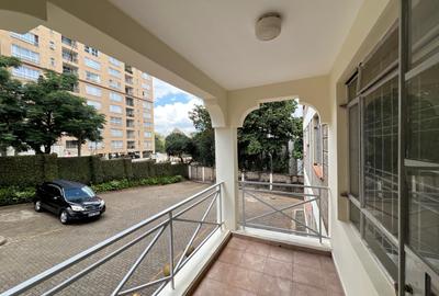 4 Bed Apartment with En Suite at Riverside Drive - 2