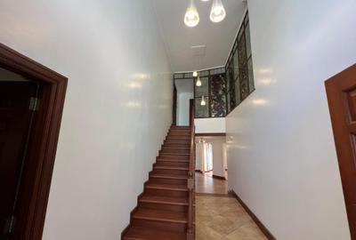 4 Bed Villa with En Suite in Spring Valley - 4