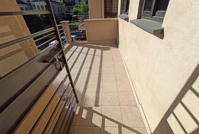 5 Bed Townhouse with En Suite in Lavington - 3