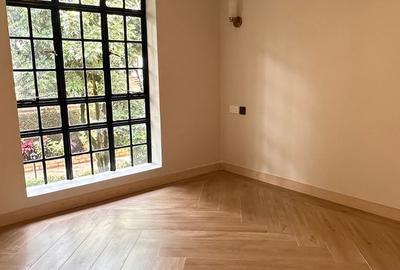 6 Bed Townhouse with En Suite at Convent Drive - 3