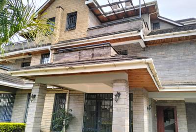 5 Bed Townhouse with En Suite in Lavington