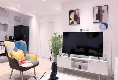 Furnished 1 Bed Apartment with En Suite at Wood Avenue