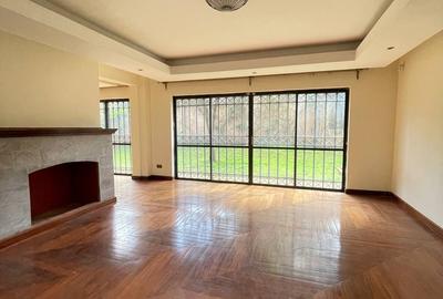 5 Bed Townhouse with En Suite in Lavington - 2