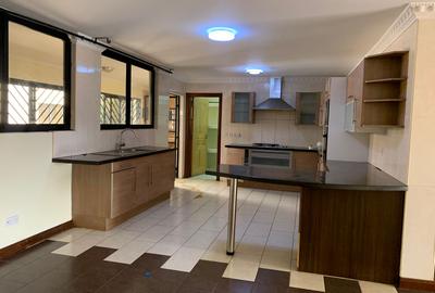 3 Bed Apartment with En Suite in Kileleshwa