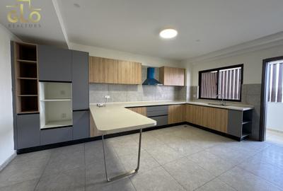 3 Bed Apartment with En Suite in Kileleshwa